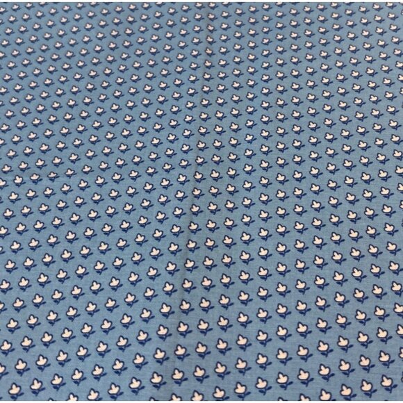 Blue Cotton Fat Quarter 18x22 Inches Small White Floral Print Quilting/Sewing Fa - Picture 4 of 6